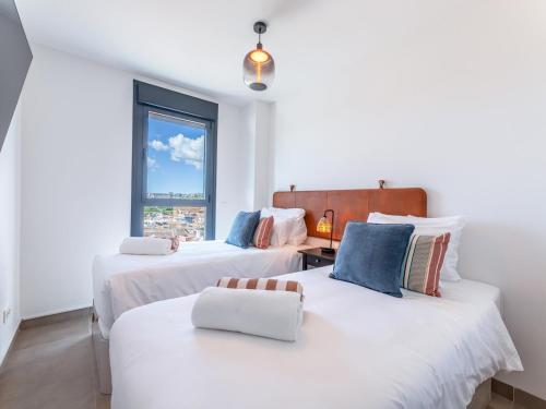 Pass the Keys Entire Luxurious 3 Bedroom Penthouse