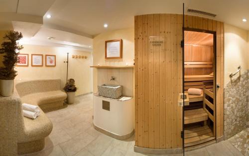 Koupelna v ubytování Biohotel Schweitzer