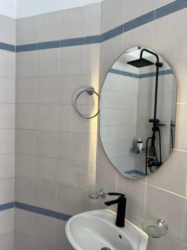 Un baño de Hotel Veli