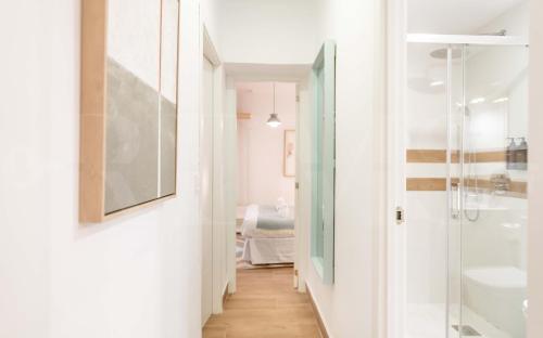 Peaceful apartment with a private patio by REMS