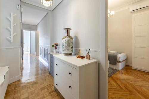 Cozy apartment with balconies in the center of Temporal TOL254