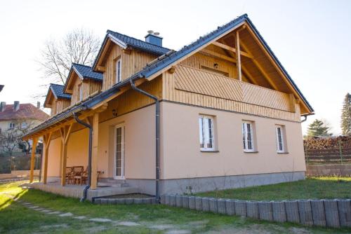 Budova, kde se vila nachází
