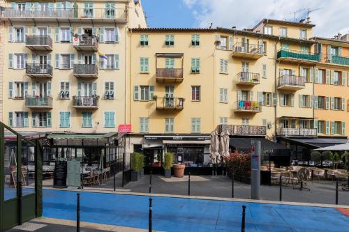 Coquet studio place du pin