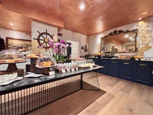 Mad på hotellet eller i nærheden