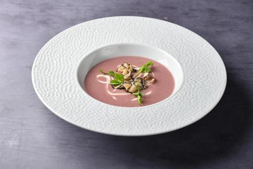 ホテルの敷地内または近くでの食事または食べ物