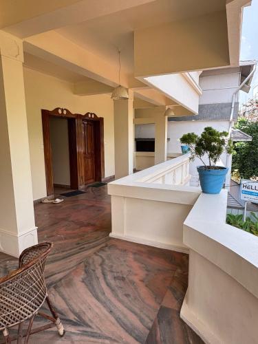Un balcón o terraza de beach view balcony resort by hello varkala