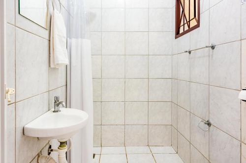 Koupelna v ubytování OYO Pousada Tia Léo Campinas
