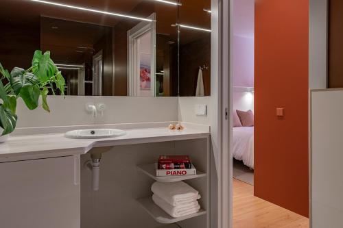 Ένα μπάνιο στο C3 Alojamiento moderno junto a la Catedral, Santander