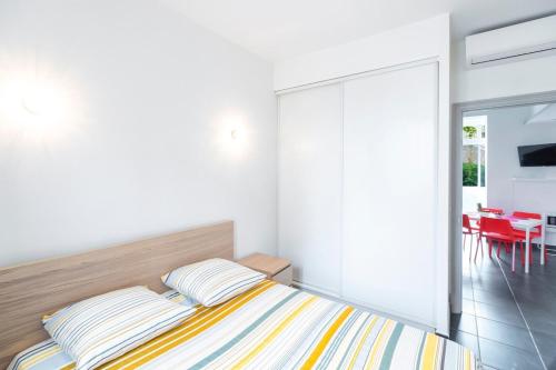 Bright and modern 2 BR in the heart of Antibes! photo 12