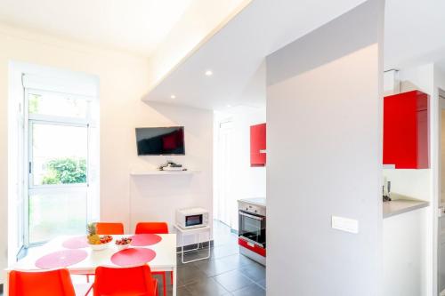 Bright and modern 2 BR in the heart of Antibes! photo 18