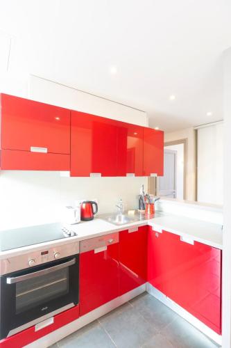 Bright and modern 2 BR in the heart of Antibes! photo 22