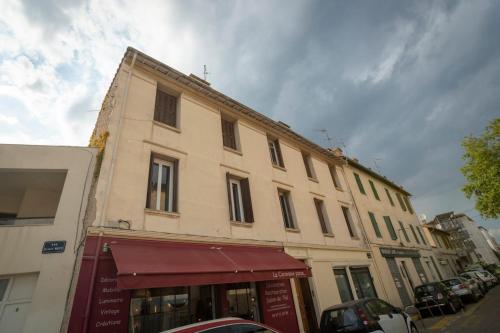 Bright and modern 2 BR in the heart of Antibes! photo 24