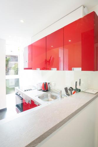 Bright and modern 2 BR in the heart of Antibes! photo 23