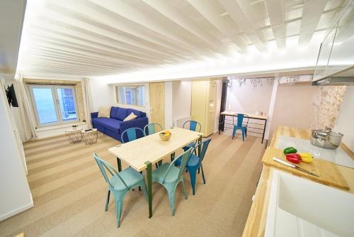 Photo de la galerie de l'établissement 2 chambres cosy & atypiques, Terreaux Croix-Rousse, à Lyon