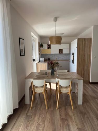 Η κουζίνα ή μικρή κουζίνα στο Sunny Apartment Bojnice