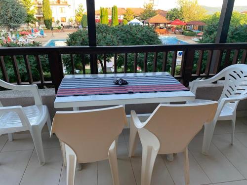 Μπαλκόνι ή βεράντα στο Harmony Hills Tomovi Apartment B21