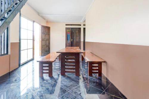 Φωτογραφία από το άλμπουμ του Hotel O Slawi Near Alun- Alu Slawi Formerly Boarding Inn σε Tegal