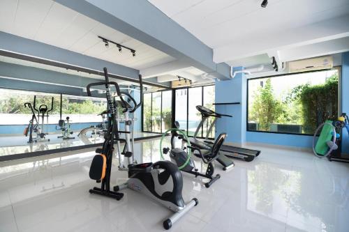 Gambar di galeri bagi Super OYO 427 Chill Apartment di Bangkok
