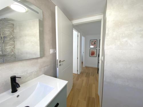 Ένα μπάνιο στο Casa Boubous