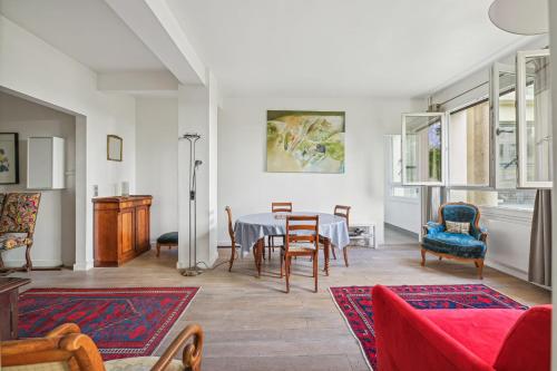 Branly - Franco Russe 1bdr B'Your Home