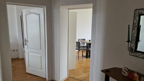 Gambar di galeri bagi FW 70 - kleine feine Wohnung mit Balkon di Görlitz