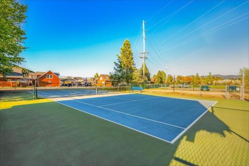 a tennis court with a net on top of it at Dover Wheelhouse in Dover