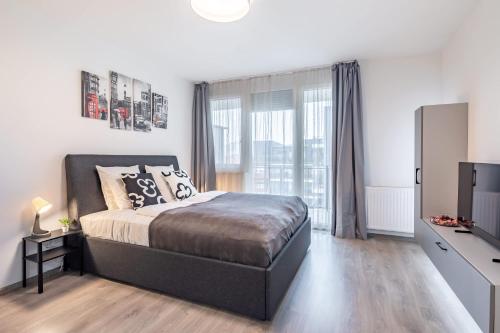 Central - Balcony - NEW - Comfy