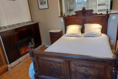 Superbe maison de 1785, table d'hôte, bain à remous, massages - Chambre La Fontaine