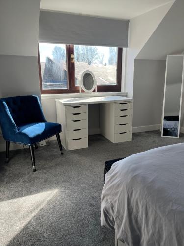 Ένα ή περισσότερα κρεβάτια σε δωμάτιο στο Waterside Apartment