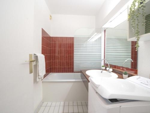 Apartment Poséidon by Interhome
