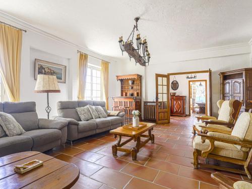Χώρος καθιστικού στο Holiday Home Le Mas de Gattières by Interhome