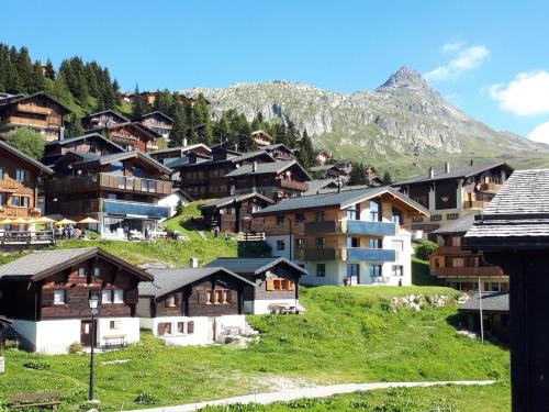 Nespecifikovaný výhled na hory nebo výhled na hory při pohledu z apartmánu