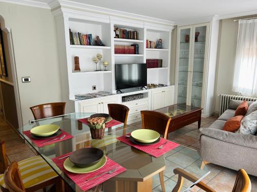 Los Marqueses de Teruel - VUT EL Amor del Marqués