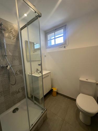 Photo de la galerie de l'établissement Le Castel, La Chambre La Bourjassot, à Solliès-Pont