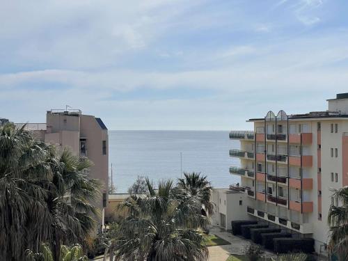 Appartement 2 chambres avec terrasse au Lavandou - FR-1-308-122