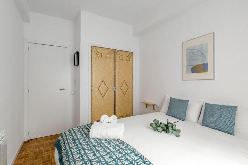 La Latina Life - 2 Bedrooms with Balcony