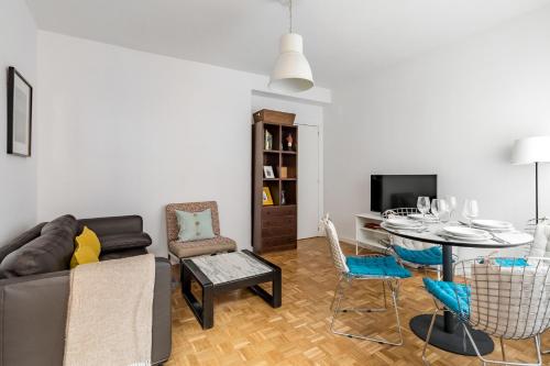 La Latina Life - 2 Bedrooms with Balcony