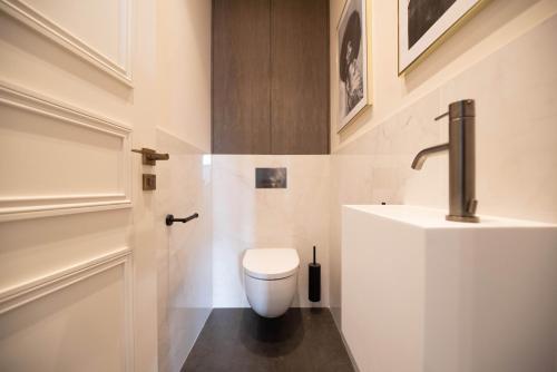 Ένα μπάνιο στο Enjoy Parisian Life in an Elegant Flat - Le Marais