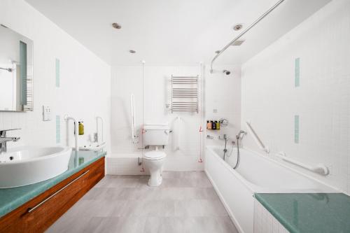 Holiday Inn Birmingham City by IHG photo 42