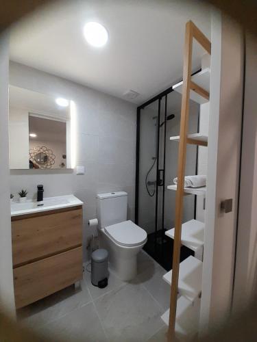 Alfama T1 Travel