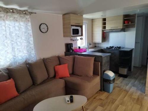 Kuchyň nebo kuchyňský kout v ubytování MOBILE HOME FOR YOU