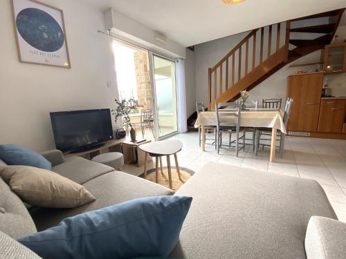 Fouesnant Beg Meil, duplex au coeur du village, à 450 m de la plage