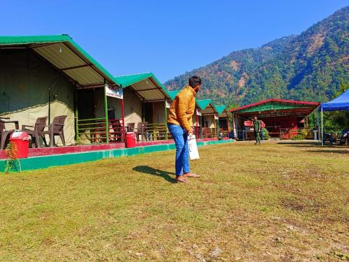 Επισκέπτες που μένουν στο Explore Trails uttarakhand