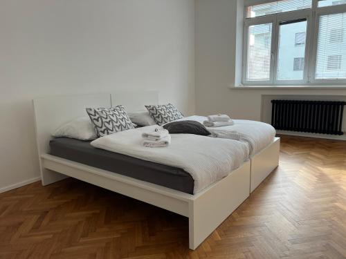 Soukromý pokoj v třípokojovém bytě - Private room in three room flat