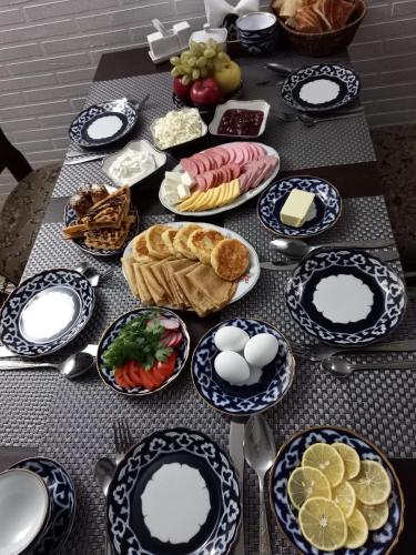 Mad på pensionatet eller i nærheden