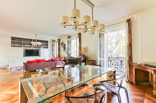 Appartement 140m2 proche des Champs Elysées photo 6