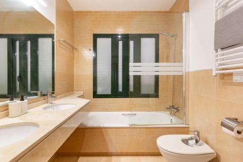 Koupelna v ubytování El Oasis Monaco 5 Bajo A