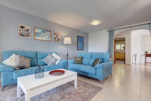 089 Traditional Andalusian 3 Bed Villa with Private Pool