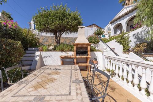 089 Traditional Andalusian 3 Bed Villa with Private Pool