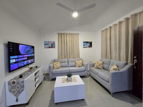 Galeriebild der Unterkunft Casa Santo Domingo Este, Residencial Ciudad Azul, San Isidro in La Julia